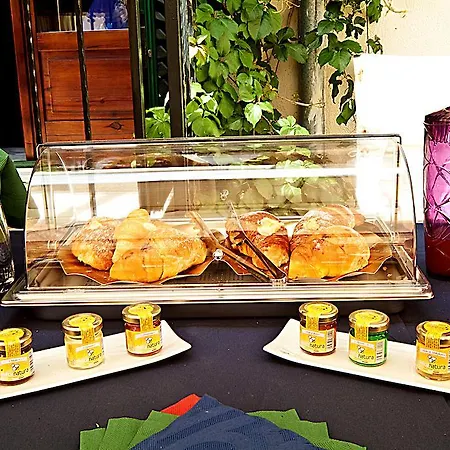 Bed & Breakfast Giardini Di Marzo